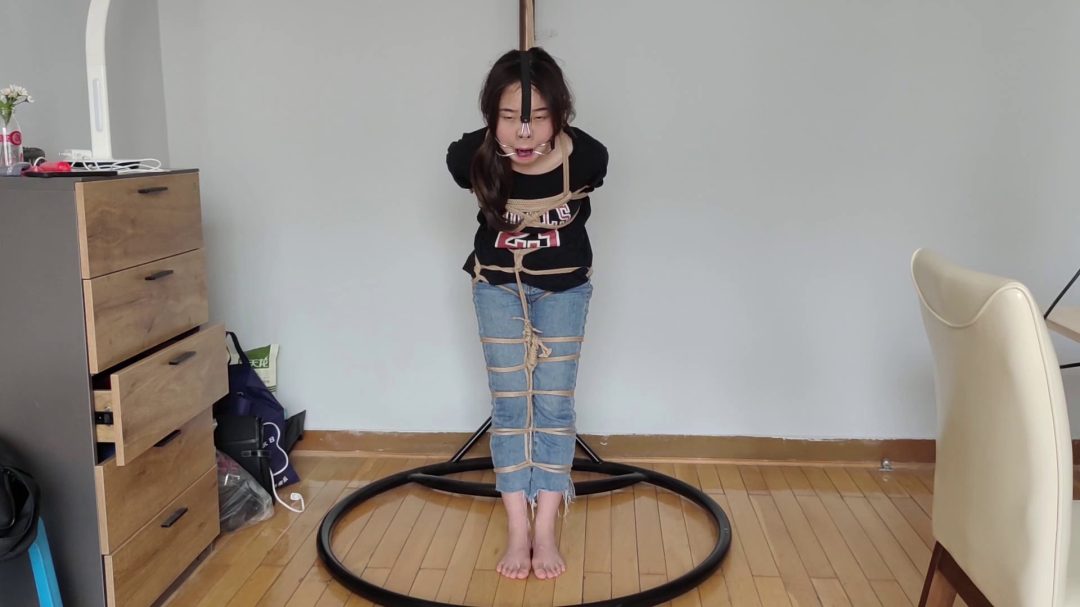 小夏小舔犬登场 口环鼻钩，麻花腿立式紧缚-2