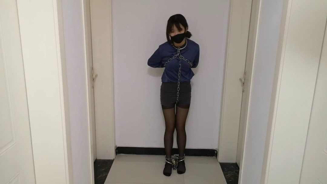 杨蕊 蓝衬衣 黑丝 镣铐女囚-6