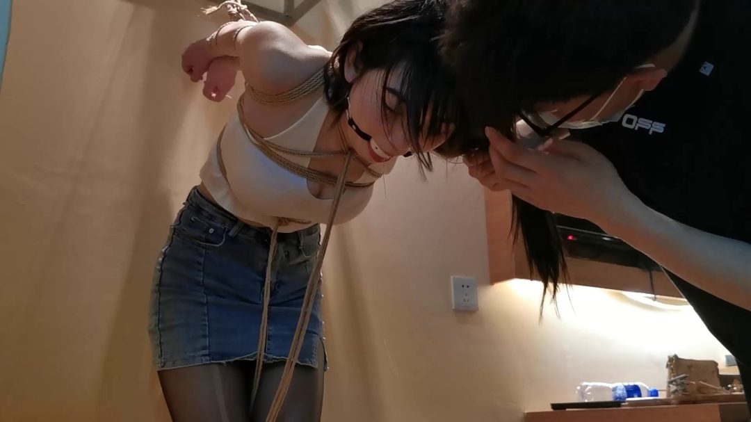 身材火爆的尤涵 后手吊-4