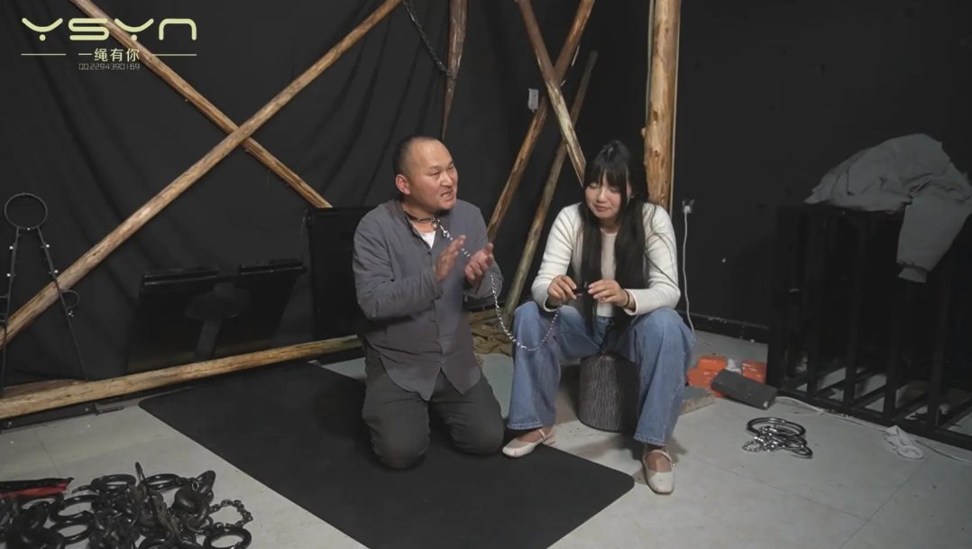 【海龟男友的沉侵式体验】小雅这次带来的是自己的海龟男朋友来体验各种金属木伽捆绑骑马骑脖子戴口球打脸-13