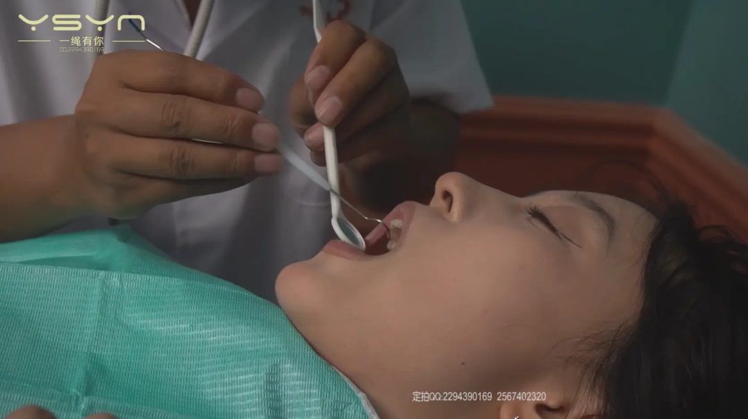 【牙科风波】学生牙疼看牙医特殊首创疗法检查口腔捆绑四肢不打麻针拔牙后被威胁椅缚蒙眼堵嘴打晕装麻袋-11