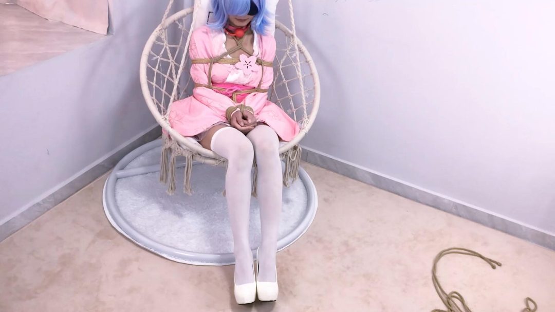 【嗷大喵】-《路崽日记》-蕾姆cos+胸缚胸前手腕捆住+蟹缚折腿捆+电击电到手指抽搐流口水+分腿吊腿缚+口球+解开展示+日式紧缚+多节并腿缚-5