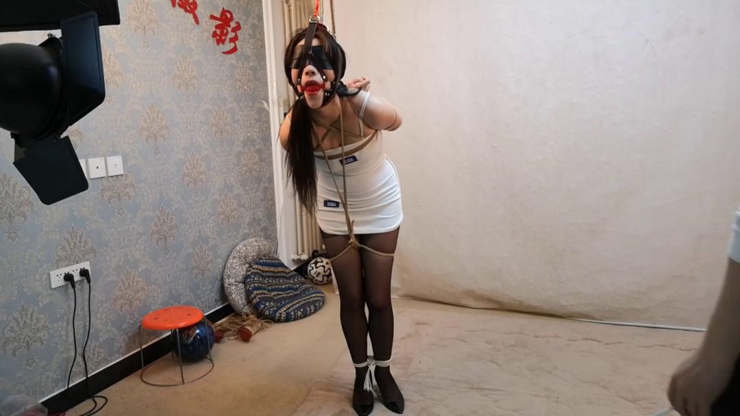 白衣包臀裙 五花 口球勒头 口水-6