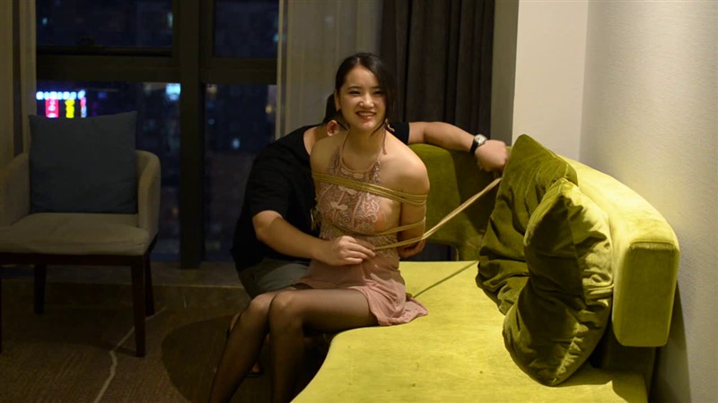 睡衣诱惑性感黑丝【紧缚，丝袜勒嘴】扎带紧紧绑住美腿【挠痒痒，自己解绳-3