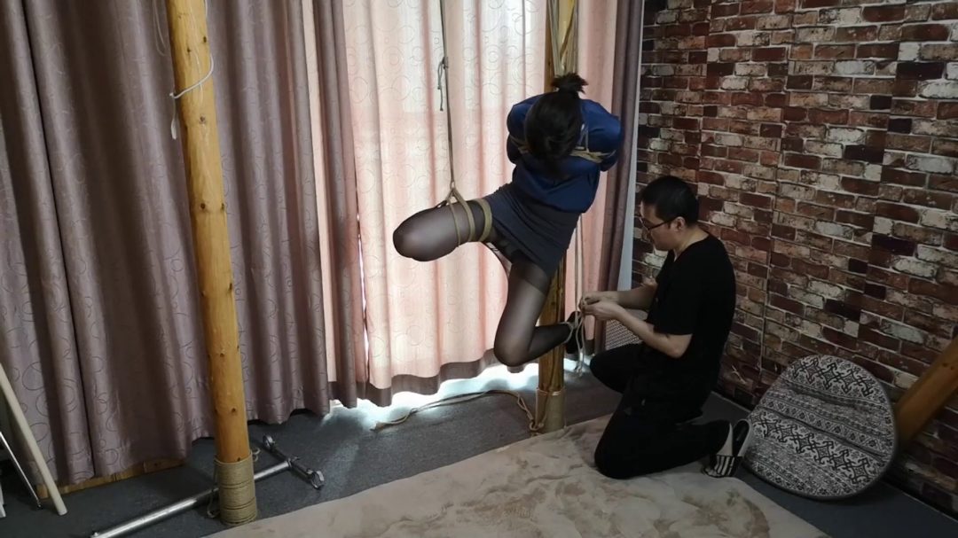 杨蕊黑丝大长腿 制服诱惑-7