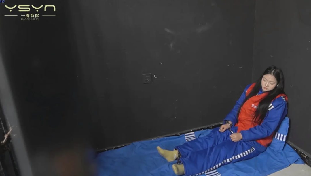 漂亮女大学生梓瑶因恨连伤三人被捕后拒不交代被一番惩罚后供认不讳判处死刑劳改劳动-11