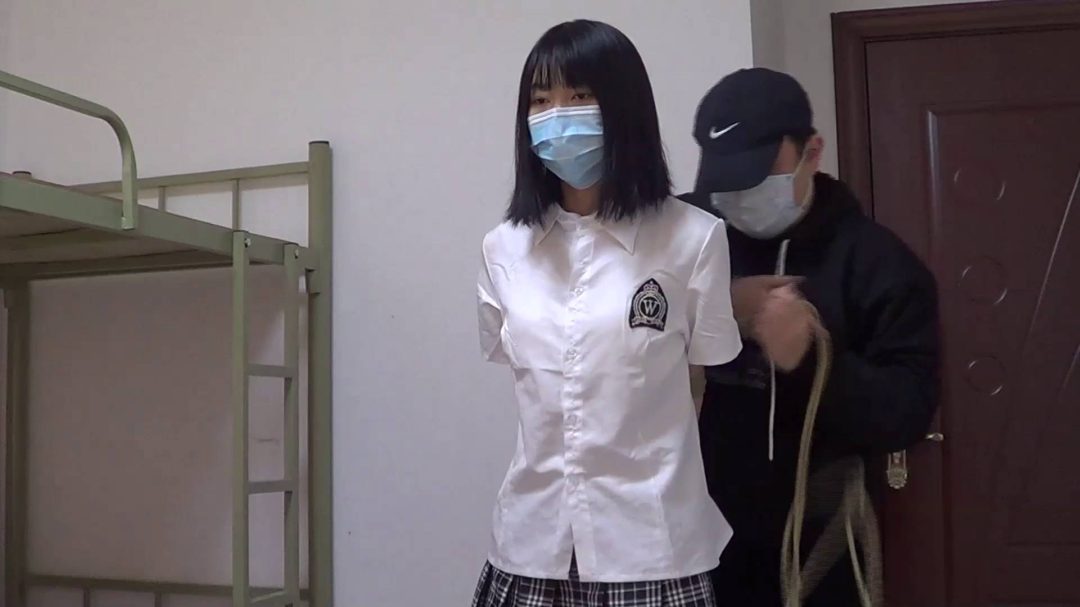 小美女红豆 JK制服 超紧裸足 直臂驷马 捆绑挣扎十分给力-2