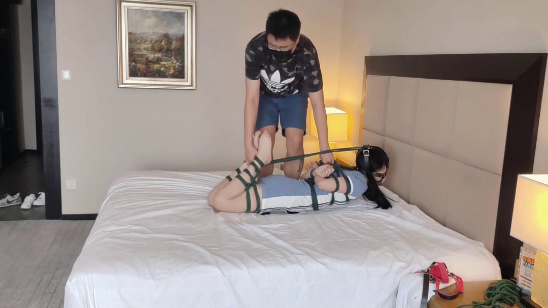 欣妍严厉抓起驷马重摔-7