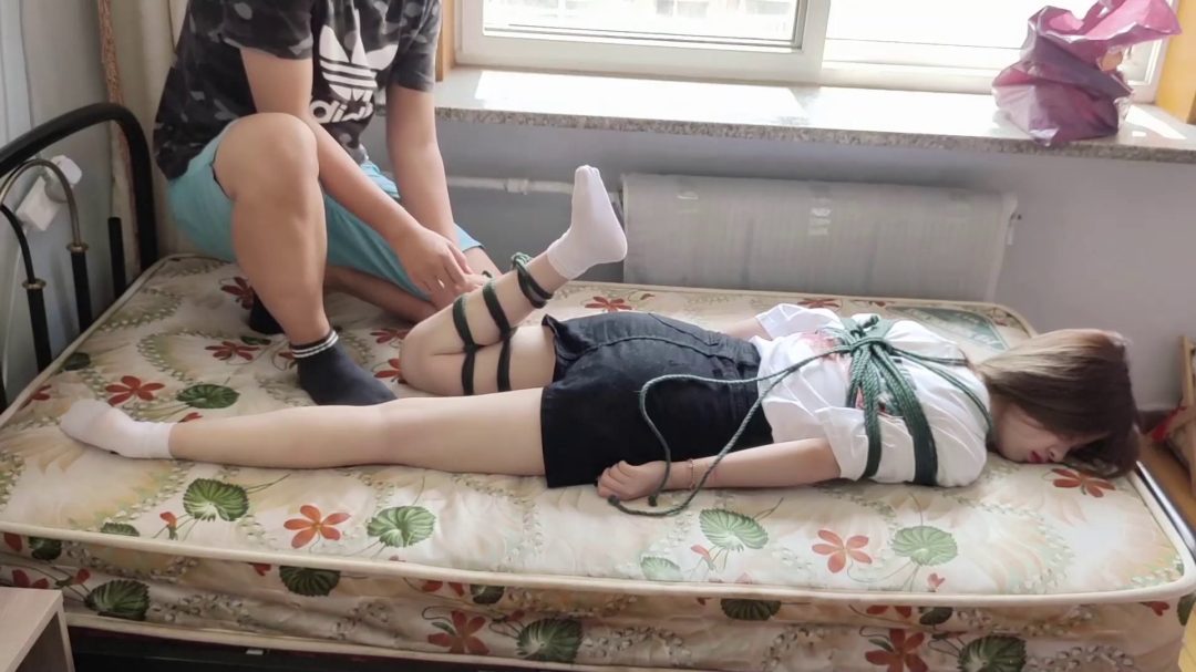 丹丹的超紧驷马初绑放置，肤白貌美，模特身材-8