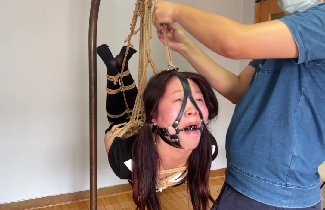 黑丝妹妹极限驷马吊强制闷绝失控爆哭-8