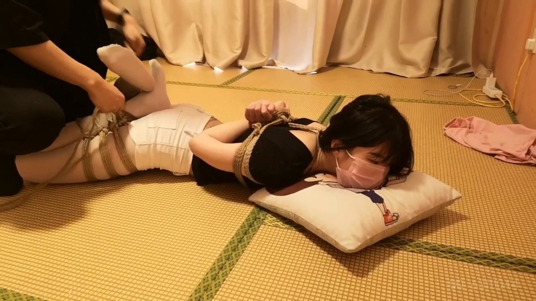 杨蕊 黑色体操服 驷马 单腿倒立悬吊-3