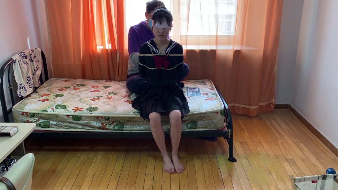 糖糖大长腿裸足驷马受缚-4