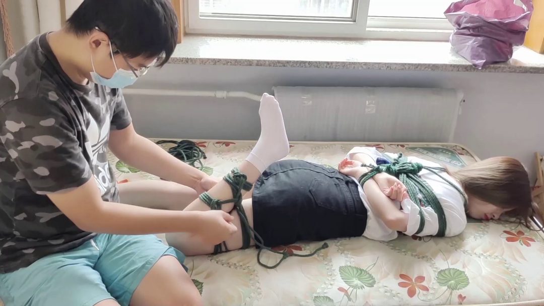 丹丹的超紧驷马初绑放置，肤白貌美，模特身材-3