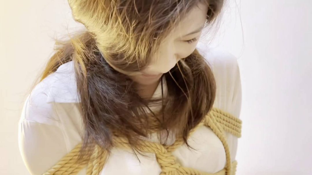 ol美女下班被入室捆绑折磨十天-6