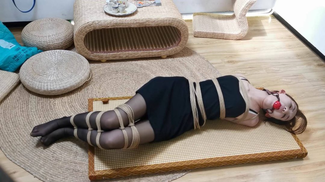 直臂捆绑果果，口含口球捆绑放置-7