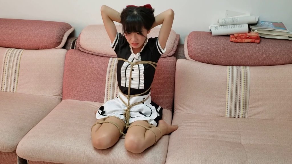 女仆 莹莹回家遇险，遭绳子.手铐.脚铐.牵引玩弄-3