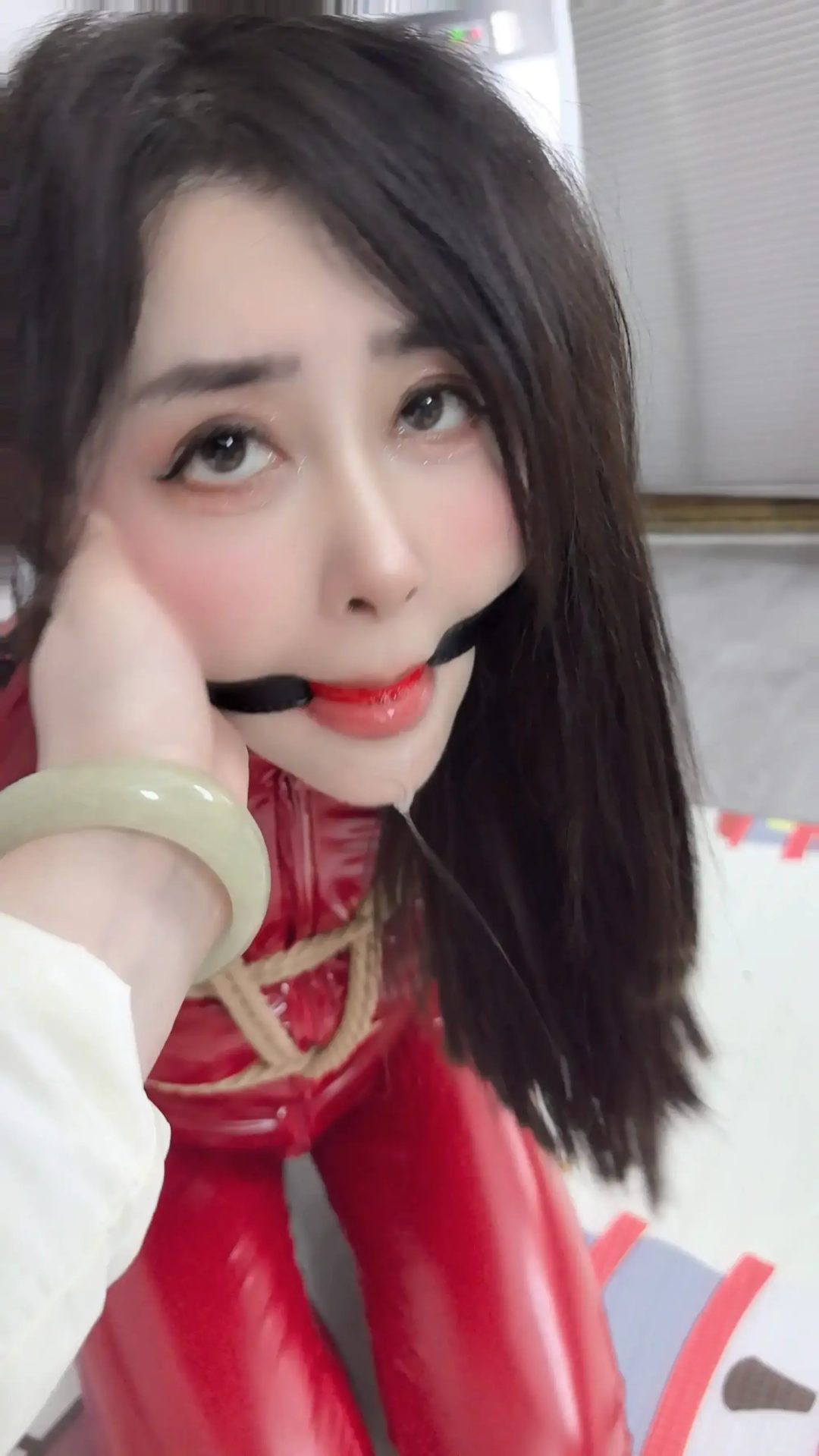 高冷御姐皮衣《绝望无助的女搜查官》口球捆绑楚楚可怜-7