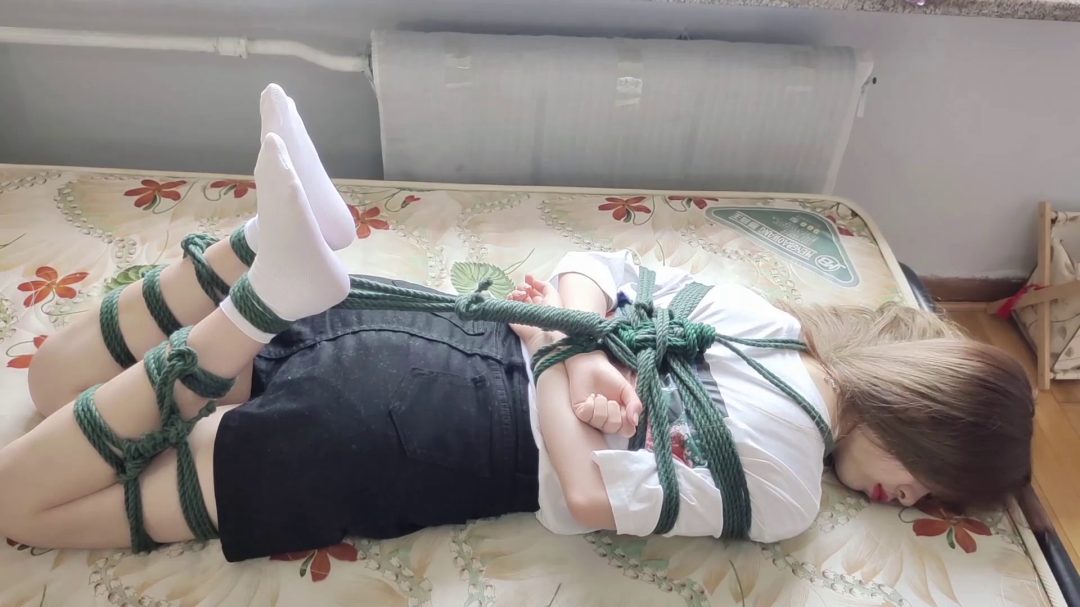 丹丹的超紧驷马初绑放置，肤白貌美，模特身材-5