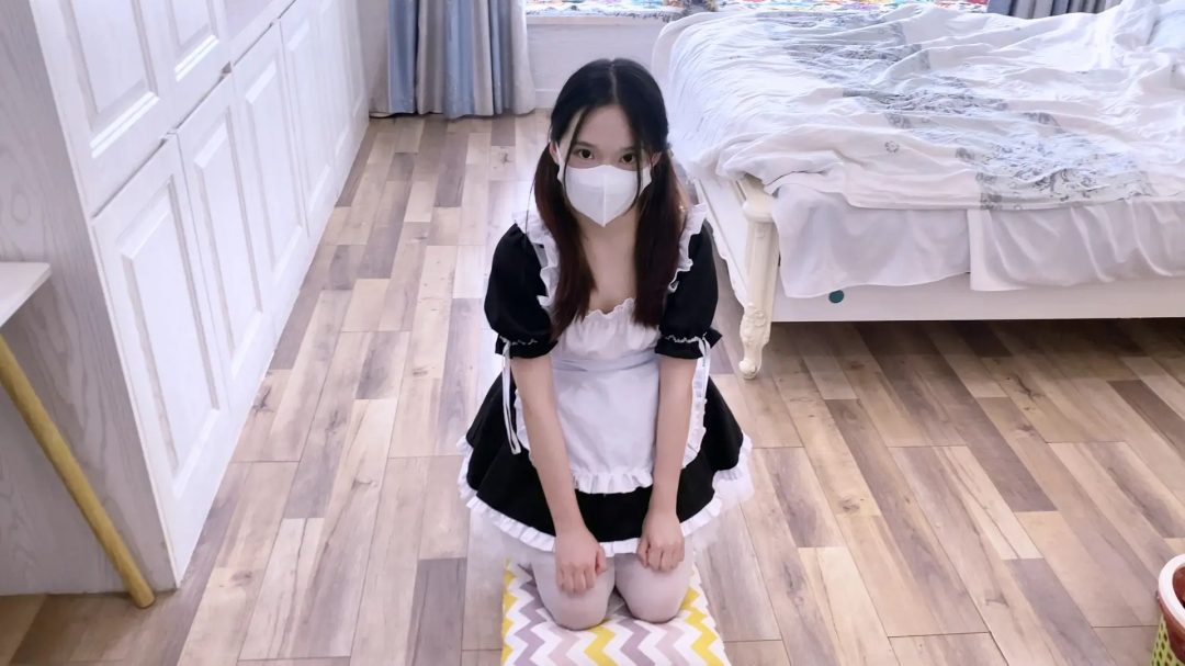 【嗷大喵】-《吃鱼的喵》-体罚篇,女仆装白丝双马尾,捡球玩法,限时20秒内把球捡回来,失败扇耳光10下,全程皆以失败为多,后期累了爬不动了摆烂了等等-1