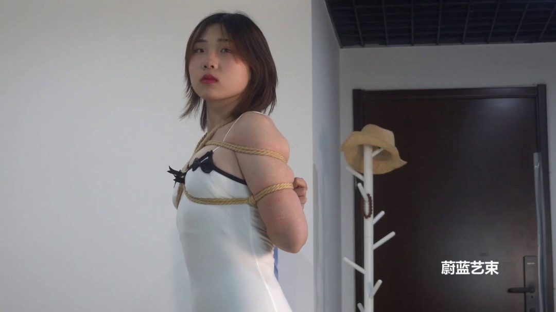 严飞 吊缚 跪缚 口枷 张口器-2