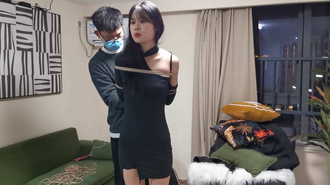 新人小r 堵嘴后手观音驷马加挠脚心-2