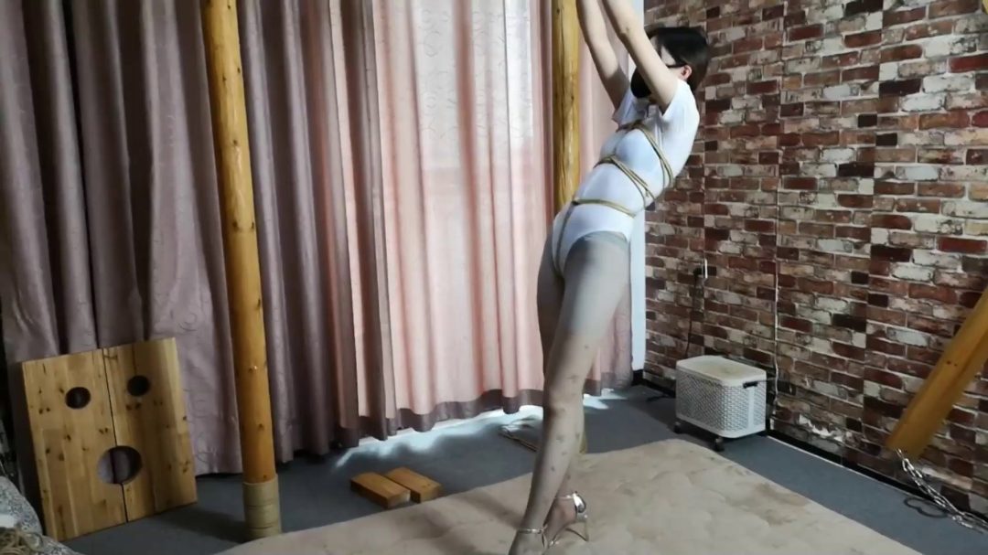 杨蕊 单手套后手吊-1