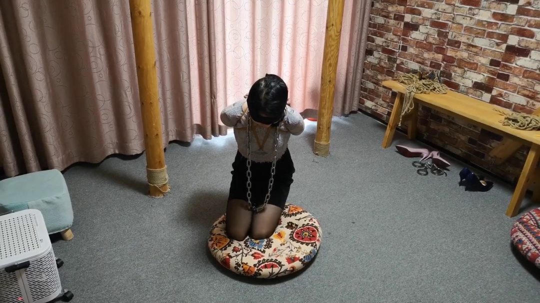 黑丝 超级丰满的大胸 五花紧缚-8