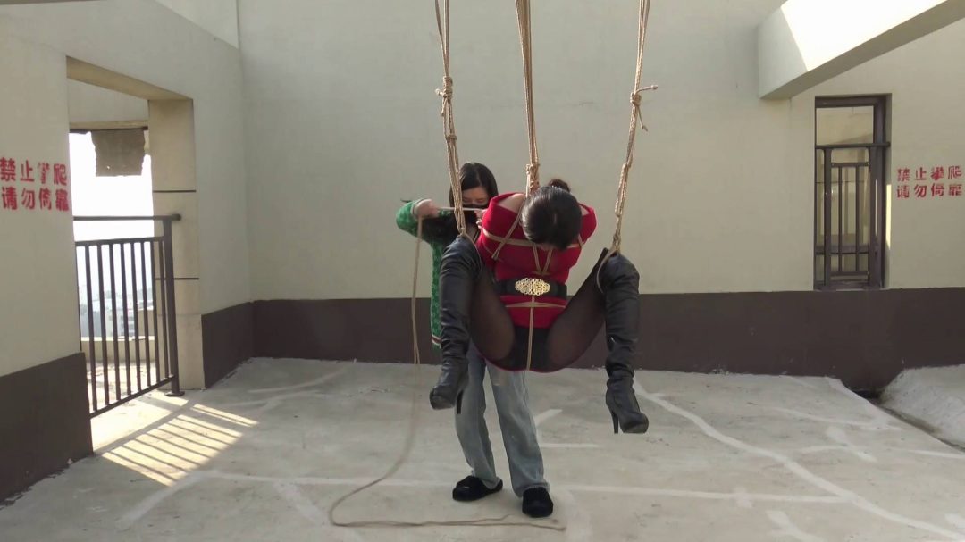 楼顶上的紧缚风采-3