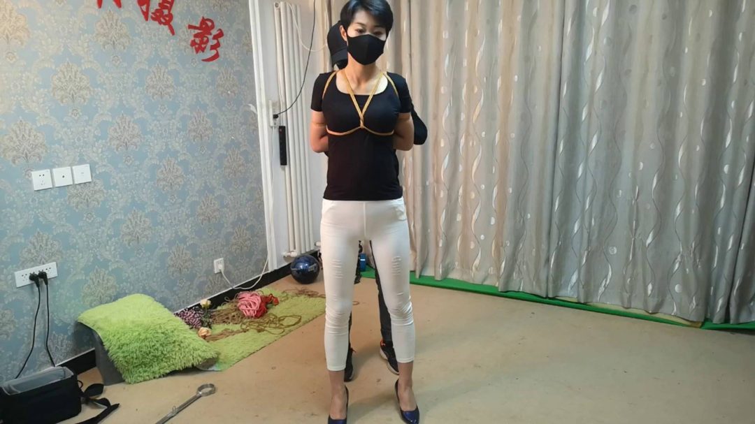 短发女捆绑-4
