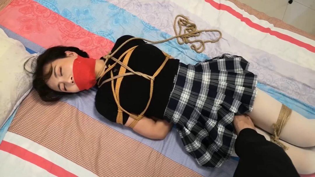 紫依 艰难的午睡-5