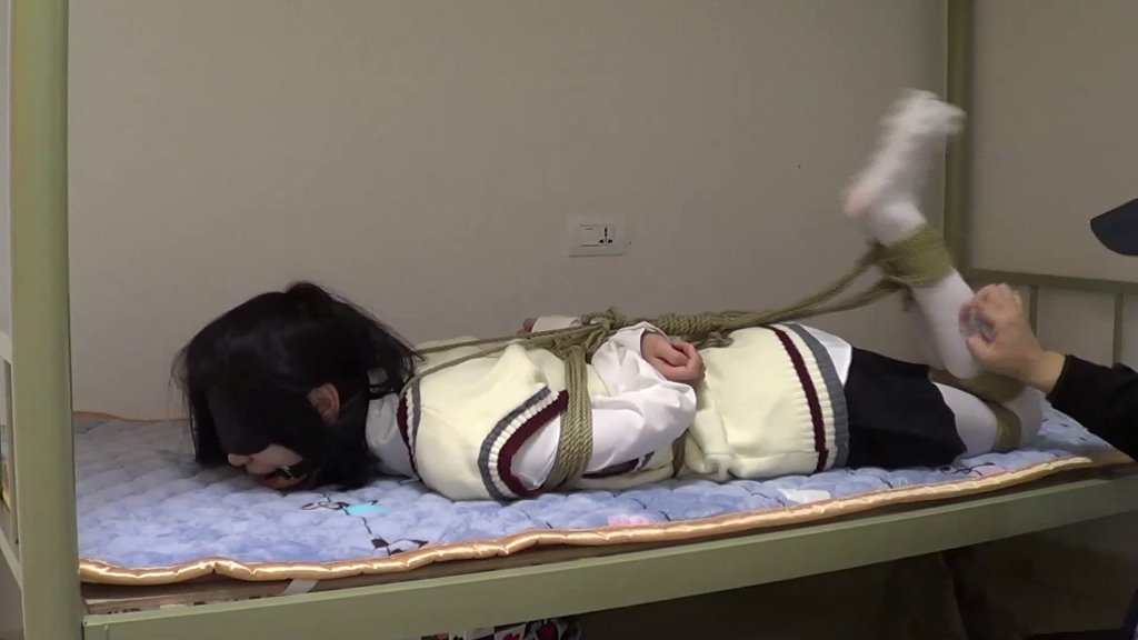 定拍00后美女红豆妹子的捆绑调教-7