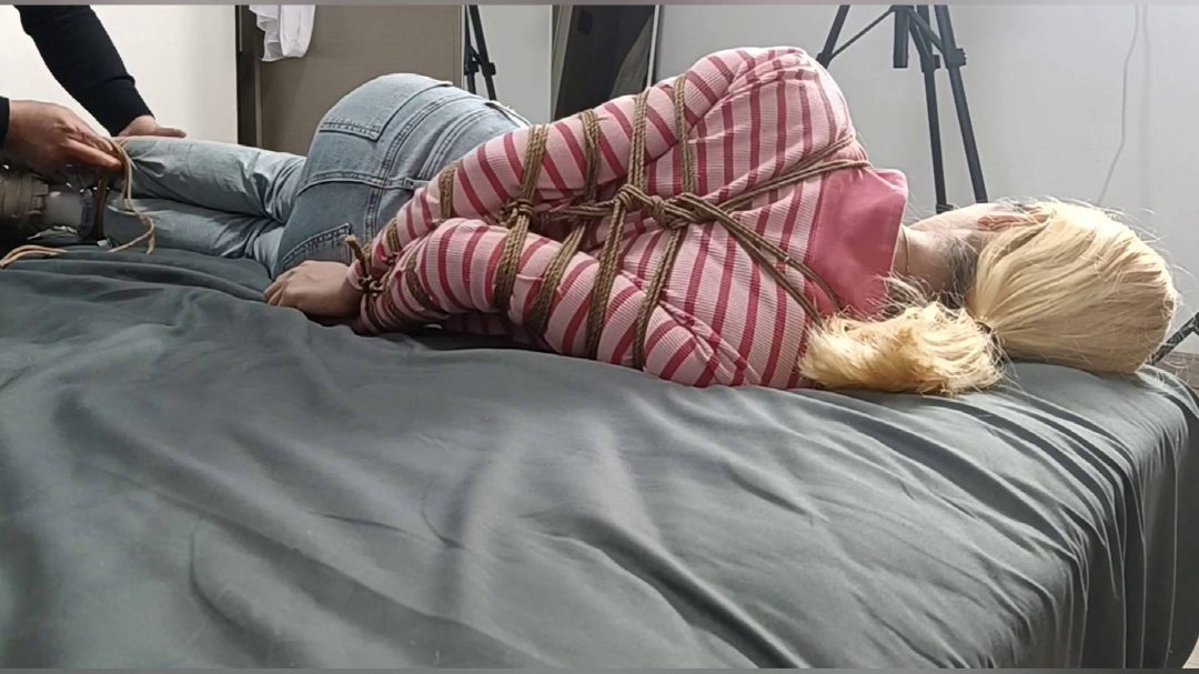 西域风情维族长腿美女绳艺试镜第一季-6