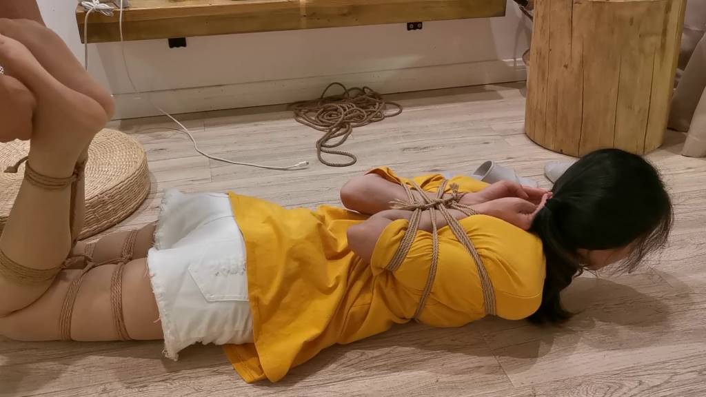 莞尔极限后手驷马口水盛宴-6