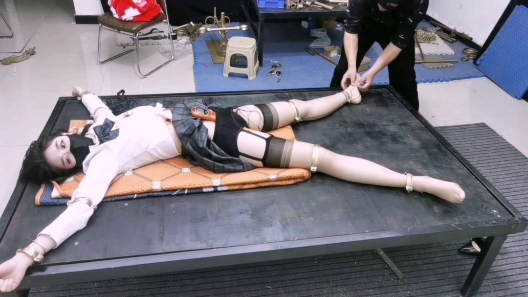 大长腿一娇终于从模特转化为乖女努了-5