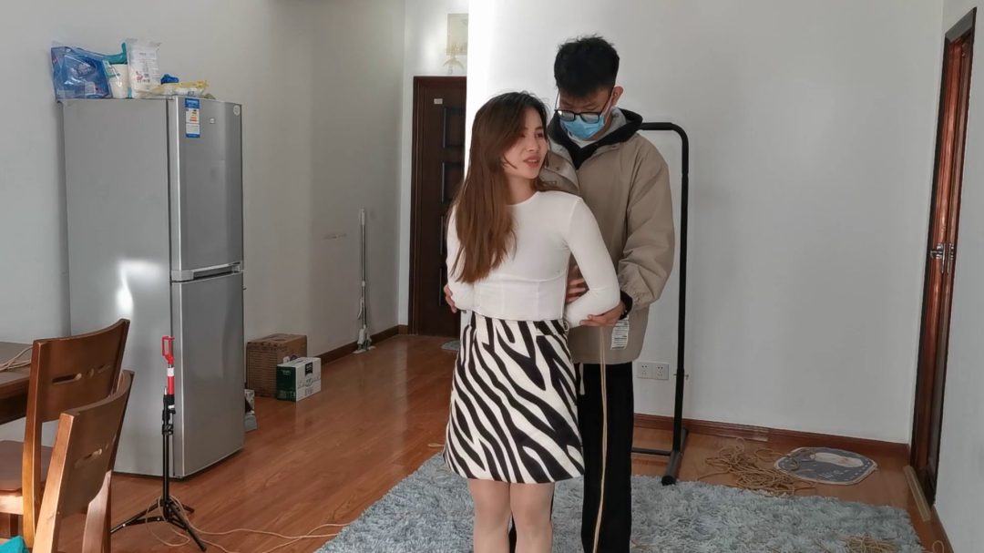 新妹子婉瑜紧缚放置+挠痒痒-7