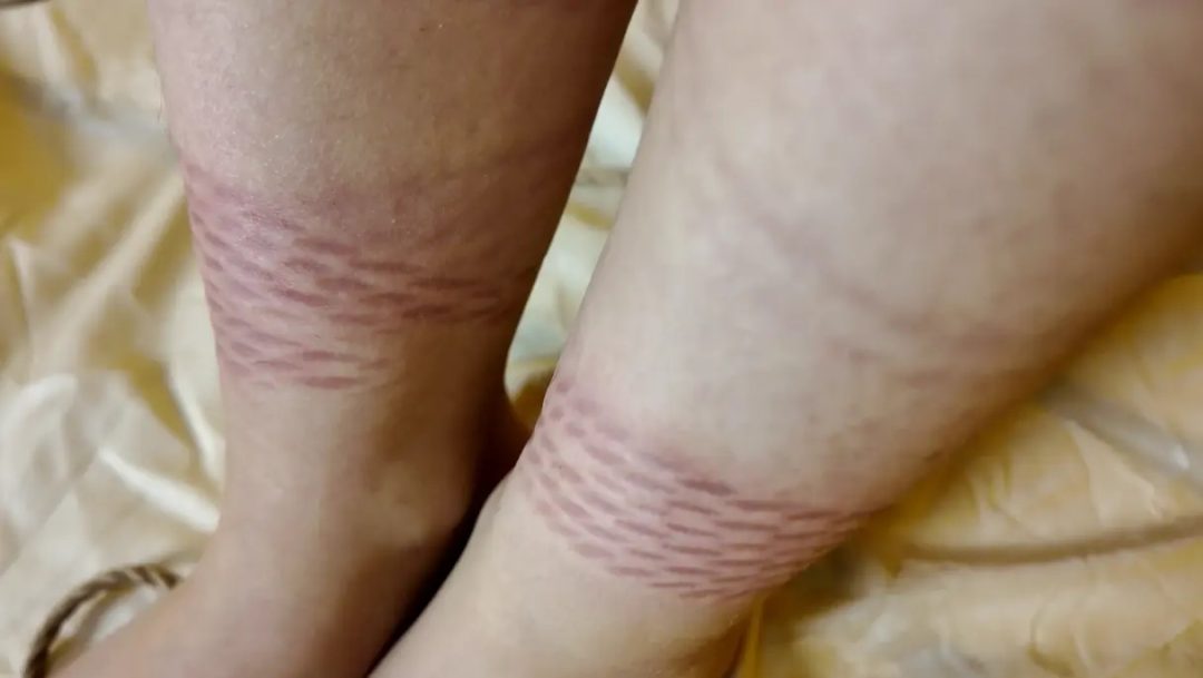 【道士下山】海老缚折磨放置+五花+紧缚虐胸+驷马+马具口球+把模特电击到哭 电到屁股在跳舞-3