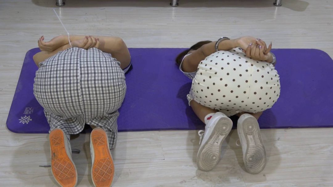 定拍唯美大片之小丁和陈琛。颜值身材均给人视觉的享受，反扭，反铐，扎带，押解，五花-2