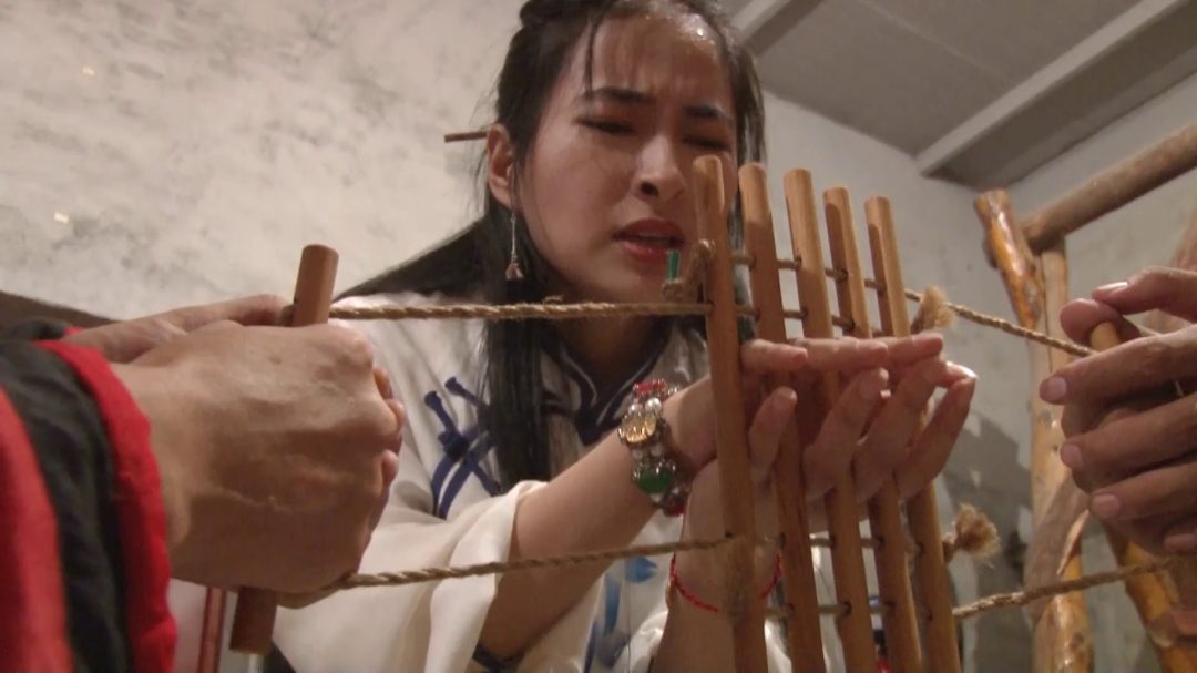 苏三过堂拶指-2