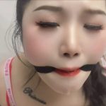 金麦工作室 子墨定拍《不听话的下场》被主人紧缚放置，羞耻M腿，拖鞋打屁股，口水彻底失控