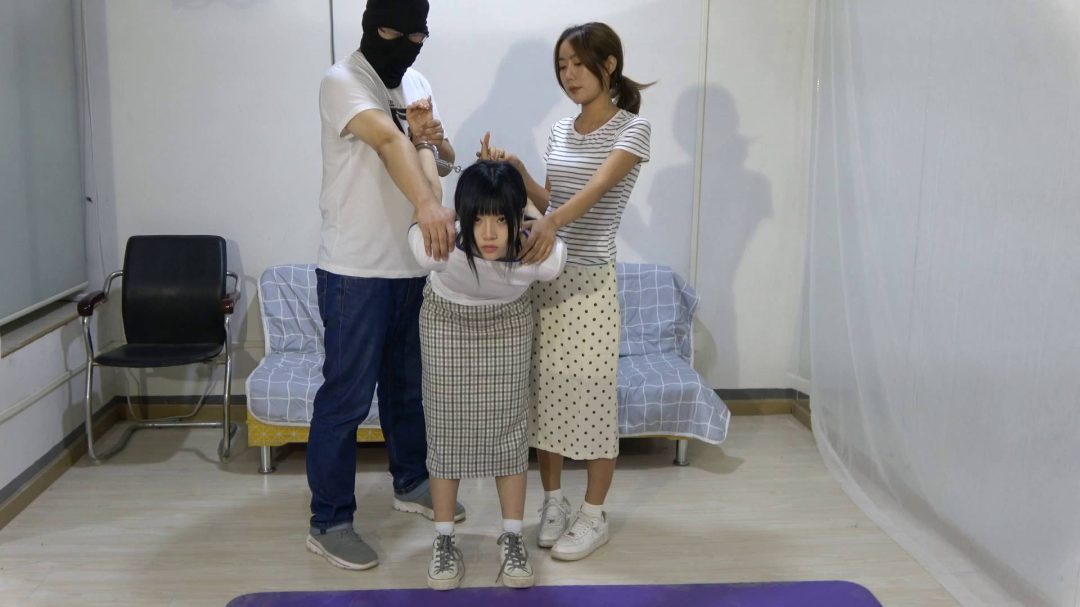 定拍唯美大片之小丁和陈琛。颜值身材均给人视觉的享受，反扭，反铐，扎带，押解，五花-4