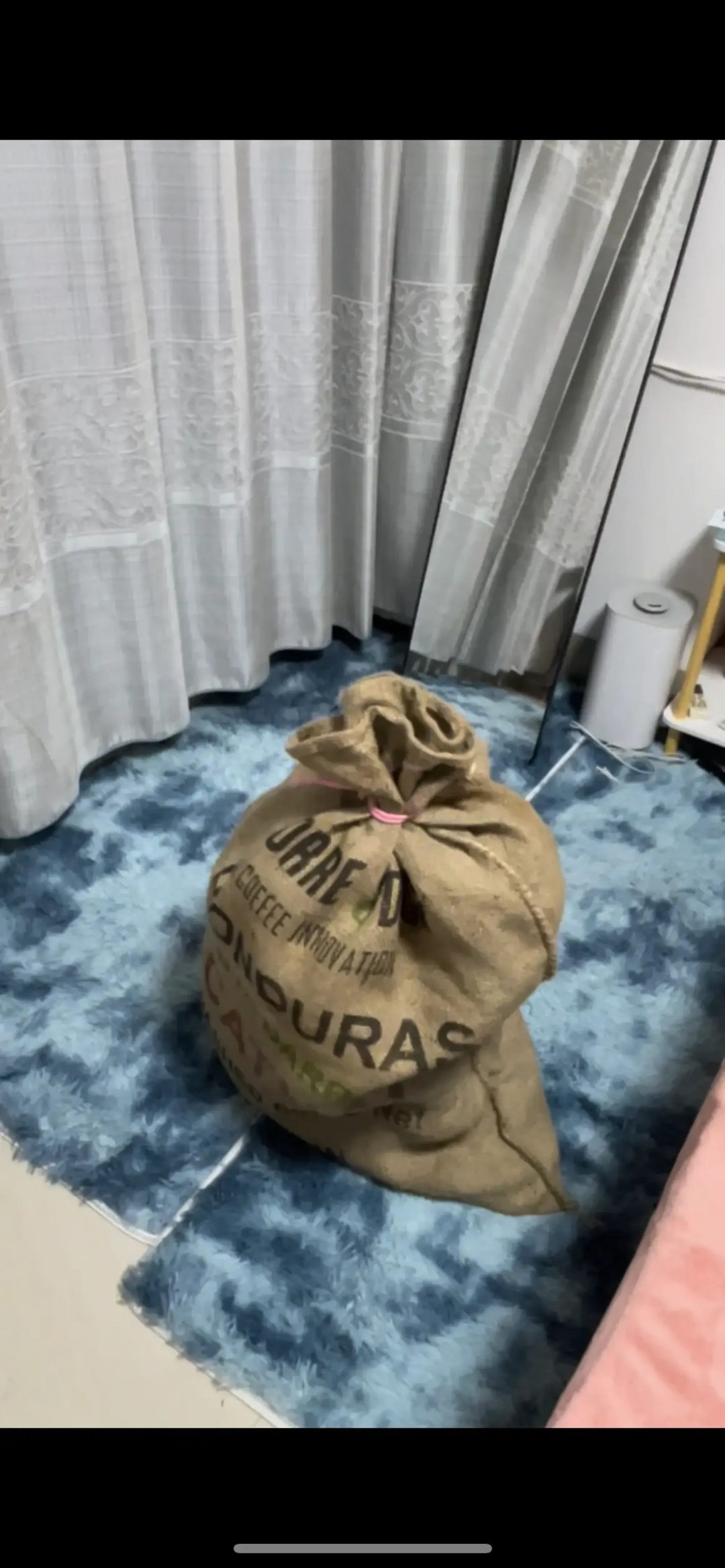 豹纹黑丝，红底高跟，三重各种袋子，麻袋行李袋放置-5