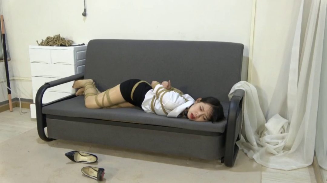 珊珊OL装丝袜捆绑挣扎TK-5