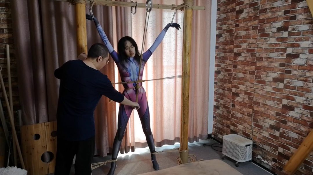 雅熙 女侠的极限四肢固定-5