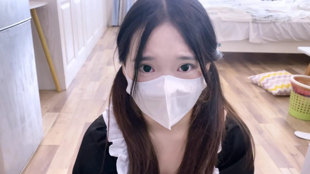 【嗷大喵】-《吃鱼的喵》-体罚篇,女仆装白丝双马尾,捡球玩法,限时20秒内把球捡回来,失败扇耳光10下,全程皆以失败为多,后期累了爬不动了摆烂了等等-3