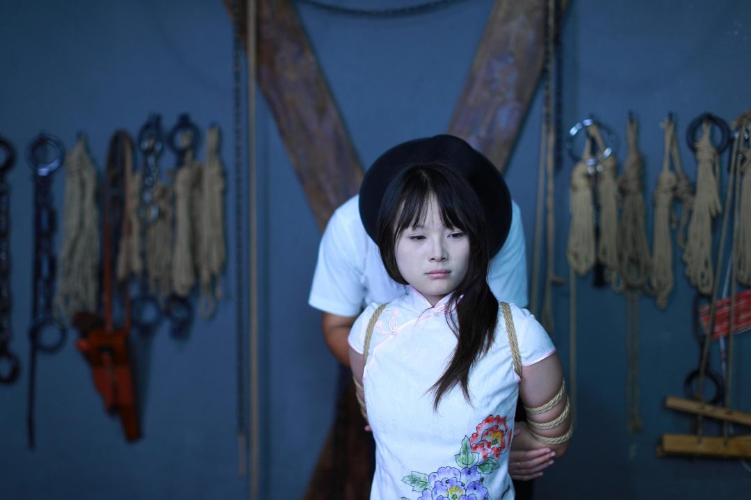 女烈【林知语】剧照778张+视频34分钟净身高165厘米年龄18岁大学生手铐脚镣吊手十字架五花大绑生死牌-8