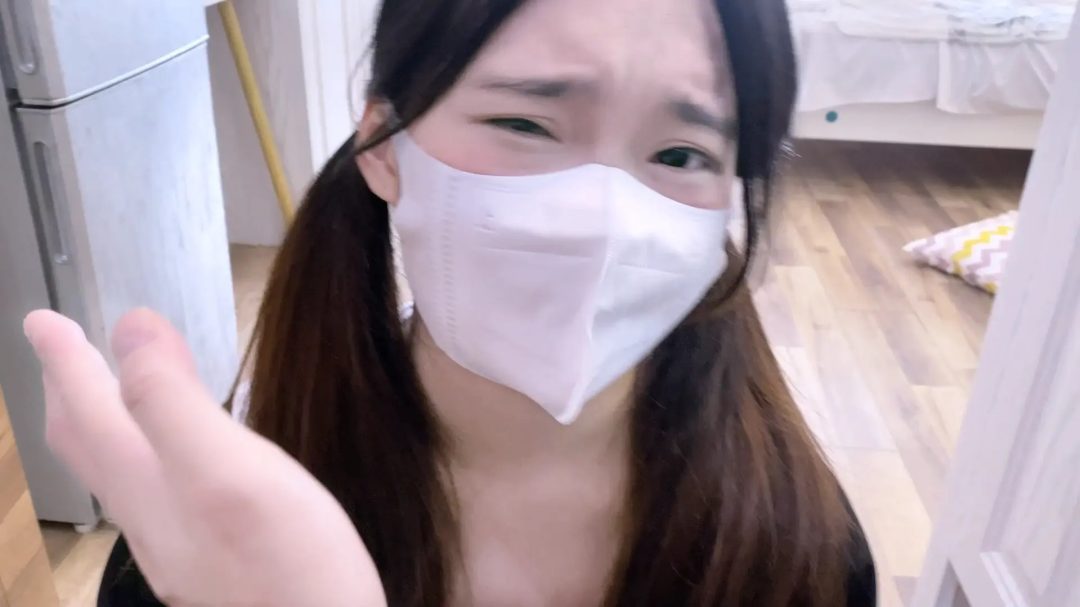 【嗷大喵】-《吃鱼的喵》-体罚篇,女仆装白丝双马尾,捡球玩法,限时20秒内把球捡回来,失败扇耳光10下,全程皆以失败为多,后期累了爬不动了摆烂了等等-7