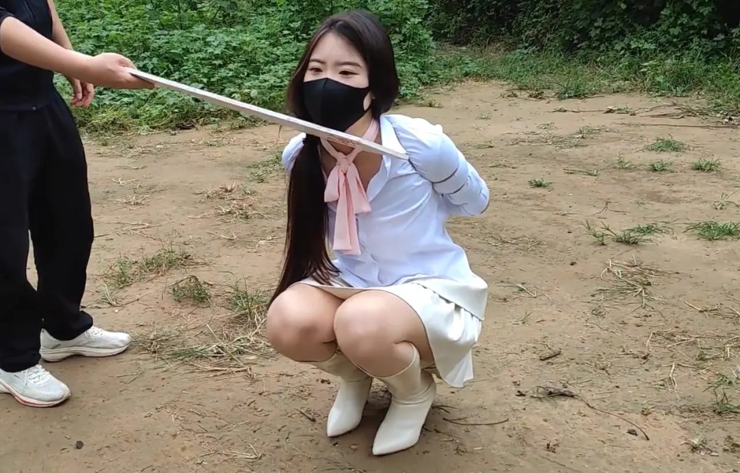 杨蕊 小院女囚拷问-4