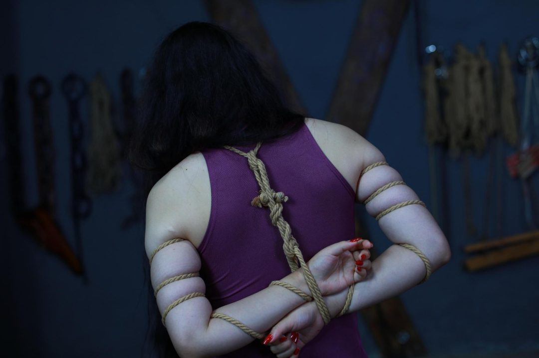 【瑶瑶紫裙摆拍】视频18分钟+套图456张梓瑶五花驷马摆拍-9