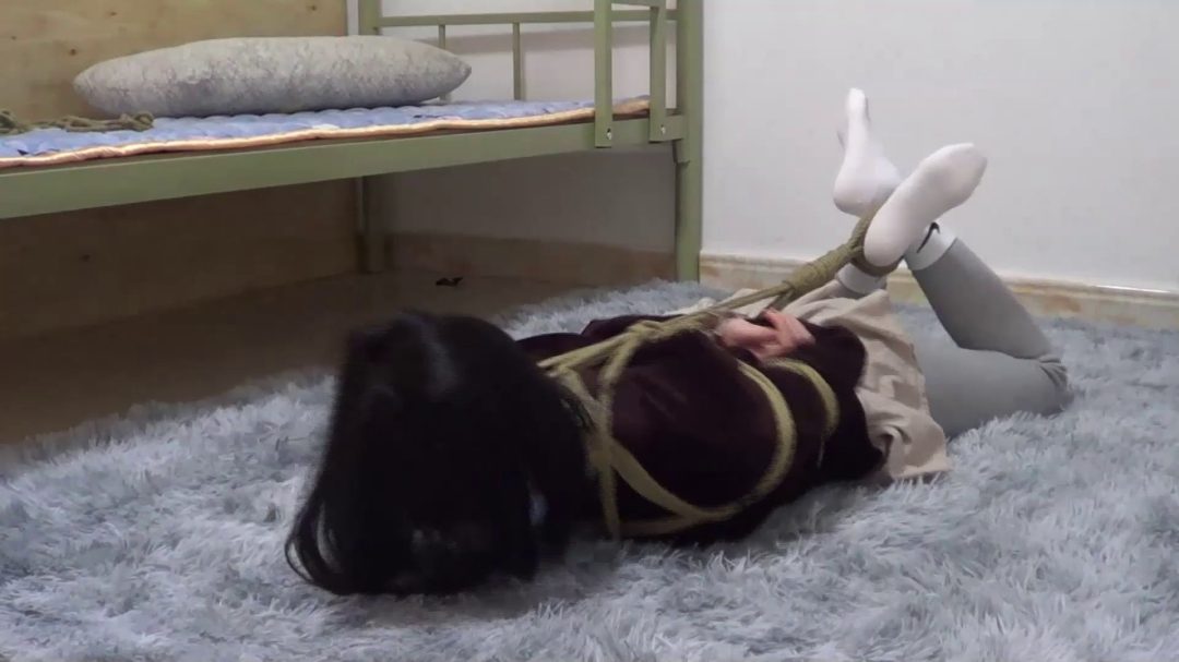 雨涵妹妹 主动请绳缚身 白袜交叉驷马-4