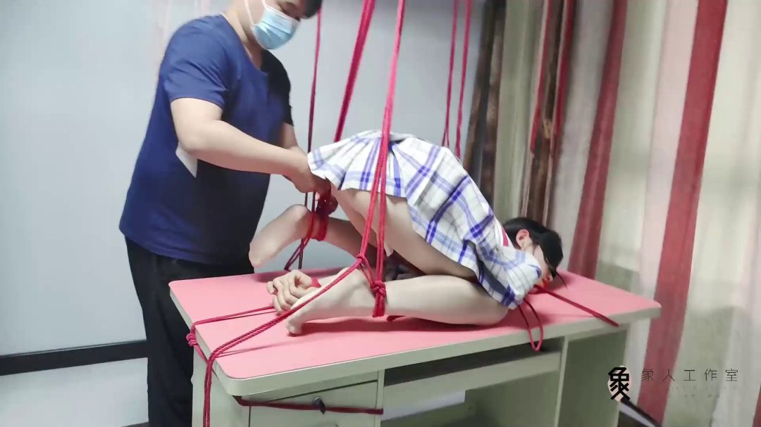 小0的封嘴蒙眼手铐脚铐-5